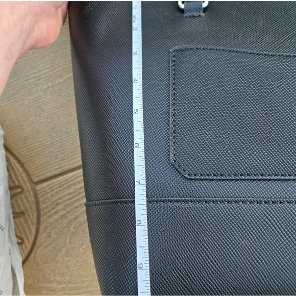 Guess Elegant Black Handbag NWT - Picture 9 of 11